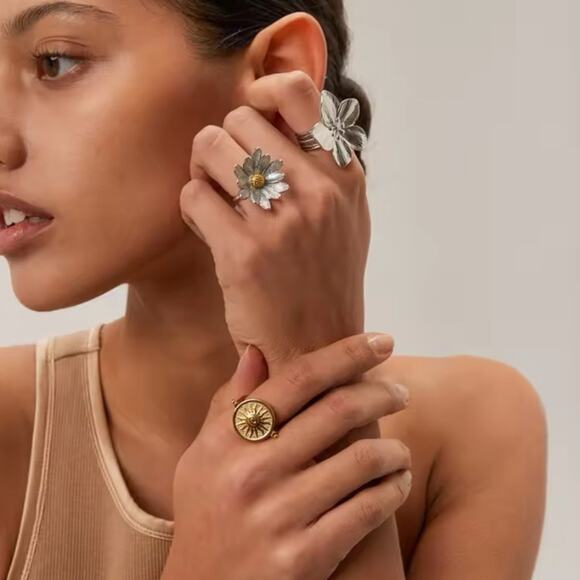 Vintage Silver Statement Flower Ring - Picture 6 of 11